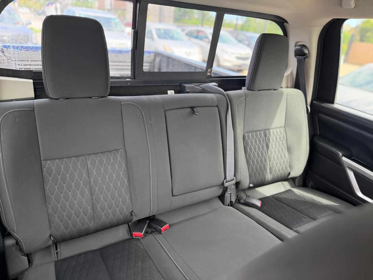 Nissan Titan XD SV Crew Cab 4WD 2018