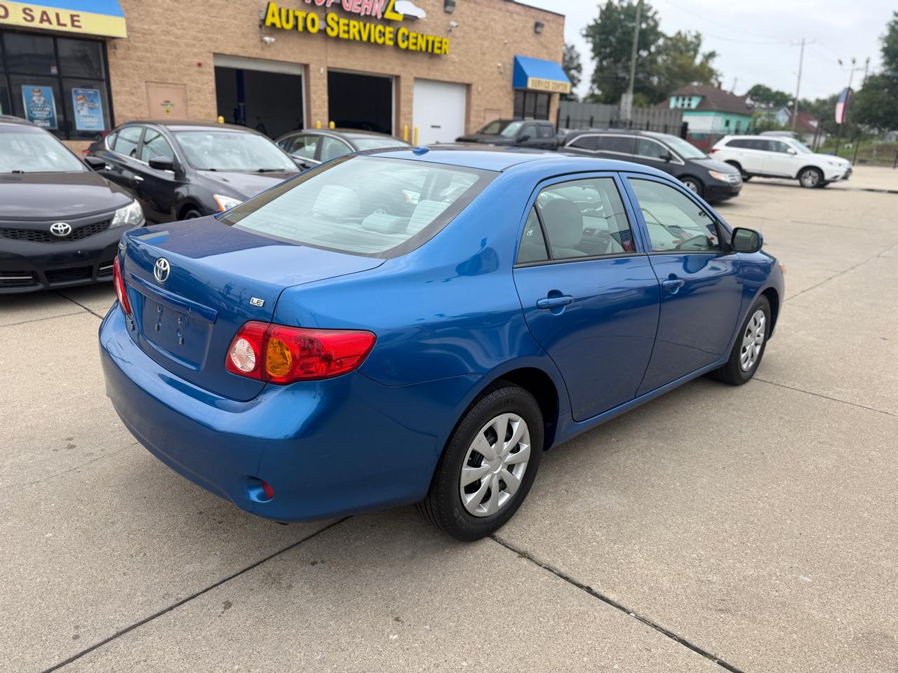 Toyota Corolla LE 4-Speed AT 2010