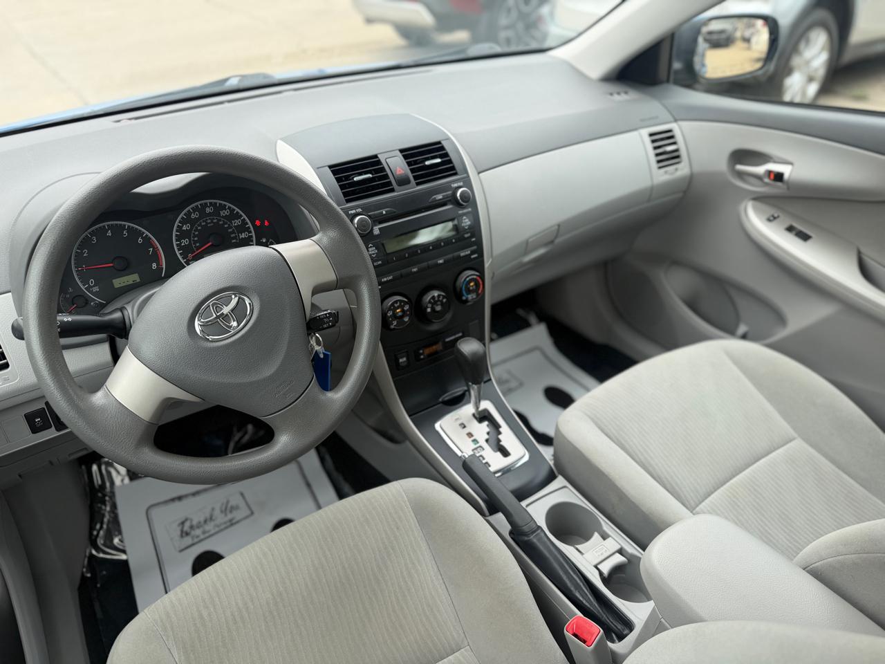 Toyota Corolla LE 4-Speed AT 2010