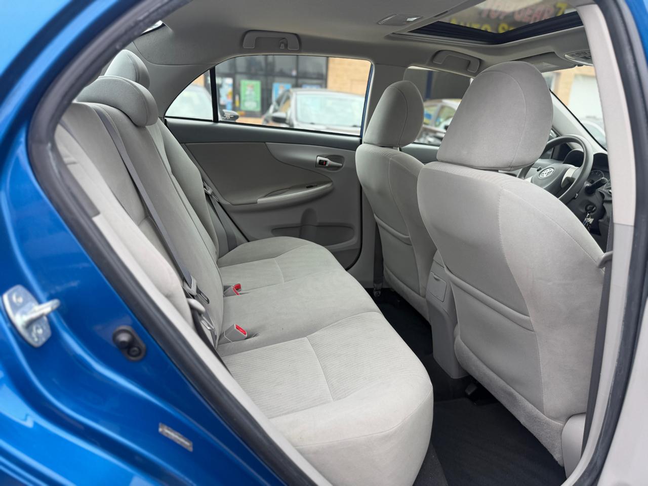Toyota Corolla LE 4-Speed AT 2010