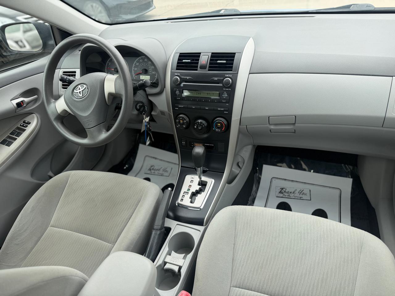 Toyota Corolla LE 4-Speed AT 2010
