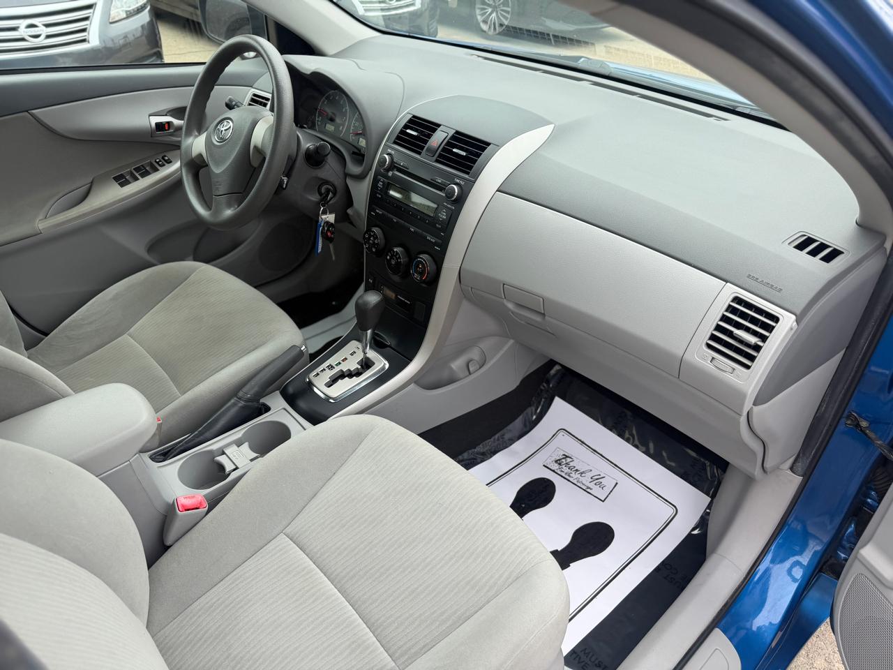 Toyota Corolla LE 4-Speed AT 2010