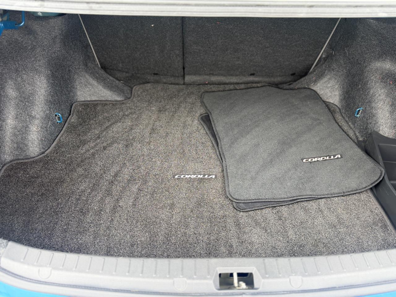 Toyota Corolla LE 4-Speed AT 2010