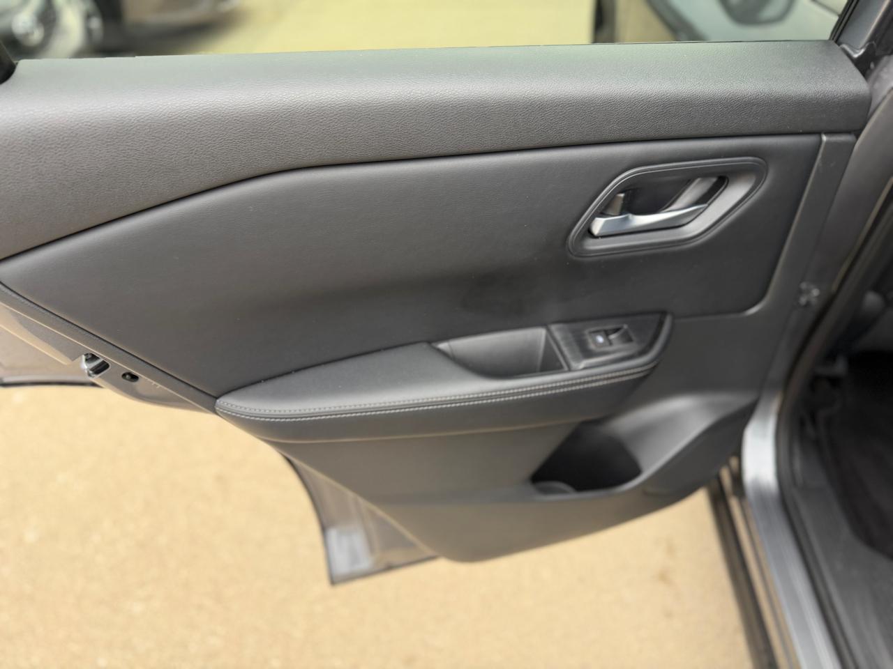 Nissan Rogue SV 2025