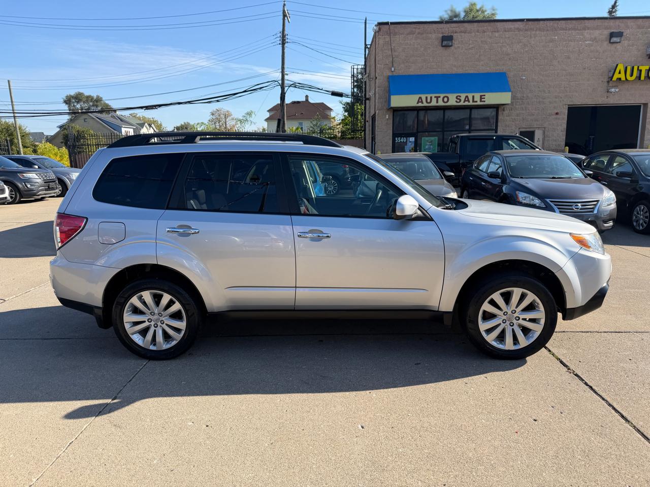 Subaru Forester 2.5X Premium 2011