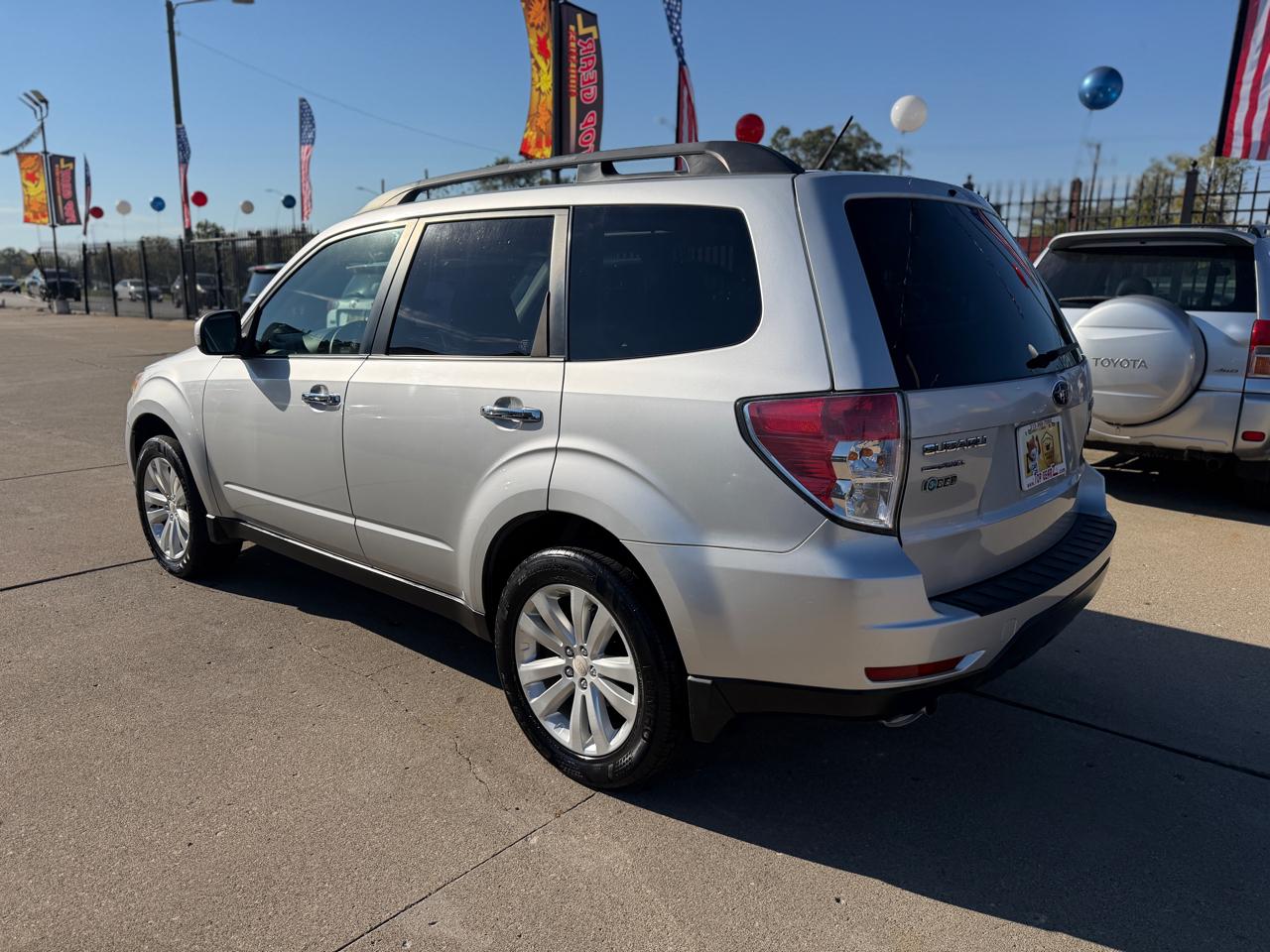 Subaru Forester 2.5X Premium 2011