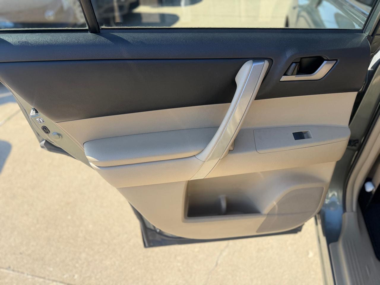 Toyota Highlander  2013