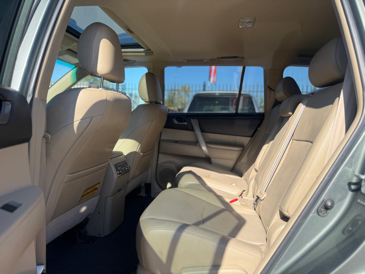 Toyota Highlander  2013