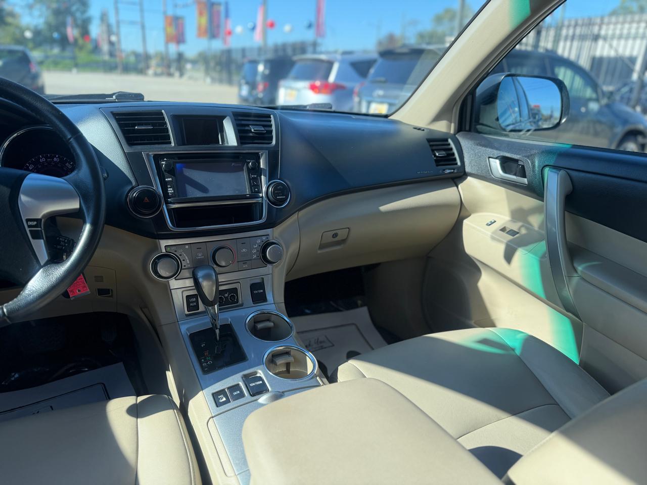 Toyota Highlander  2013