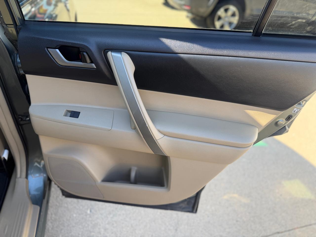 Toyota Highlander  2013
