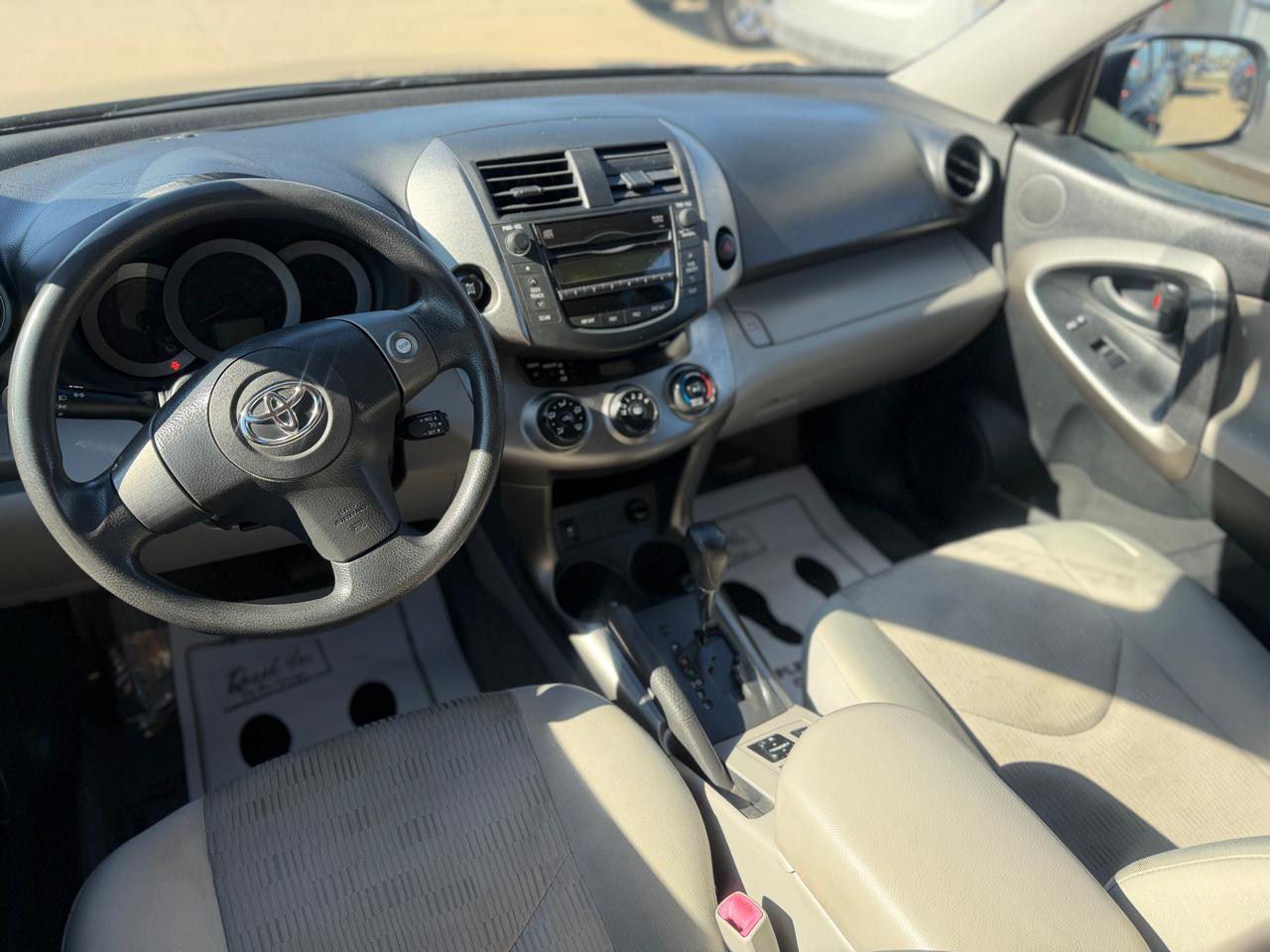 Toyota RAV4  2010