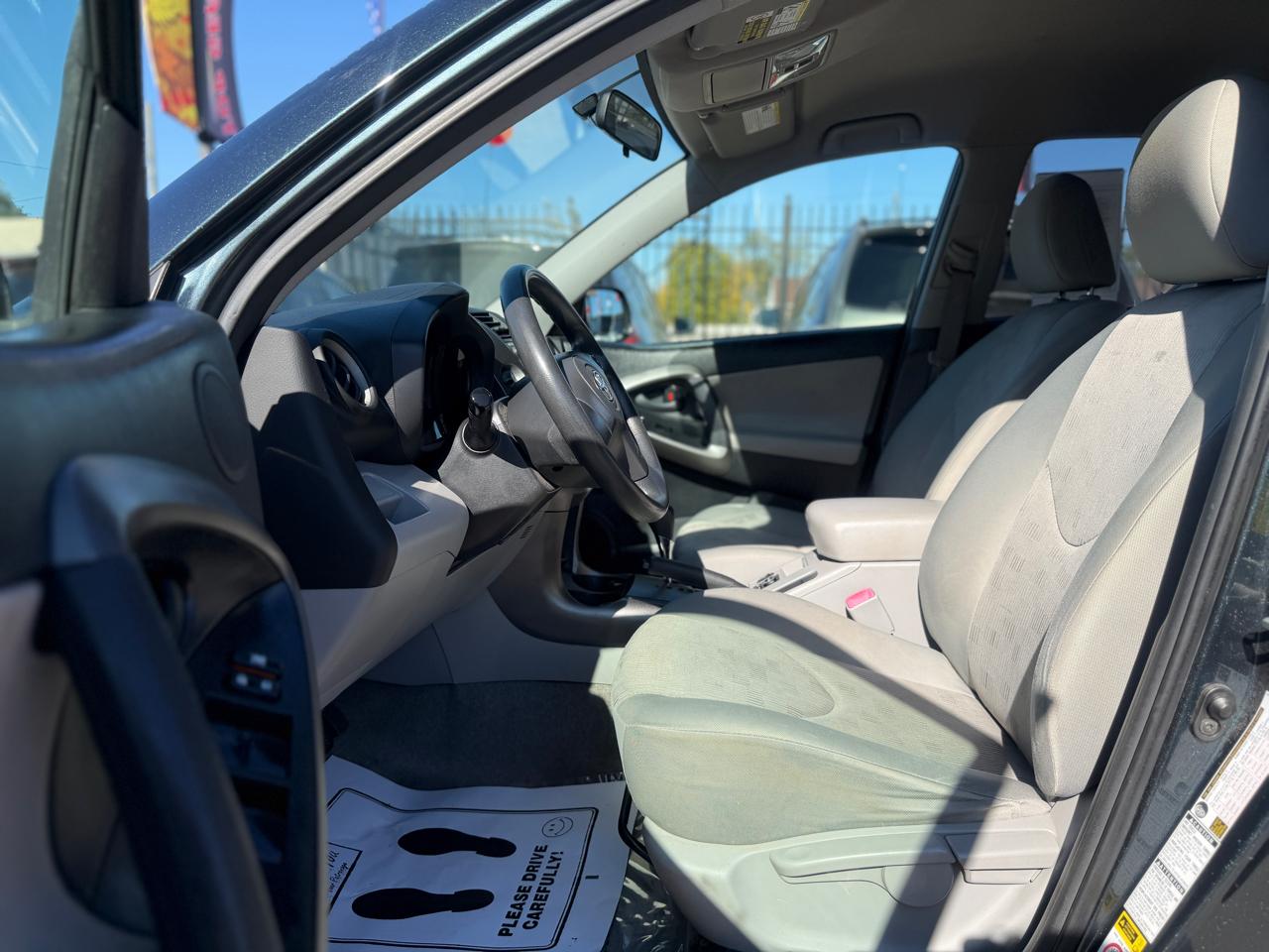 Toyota RAV4  2010