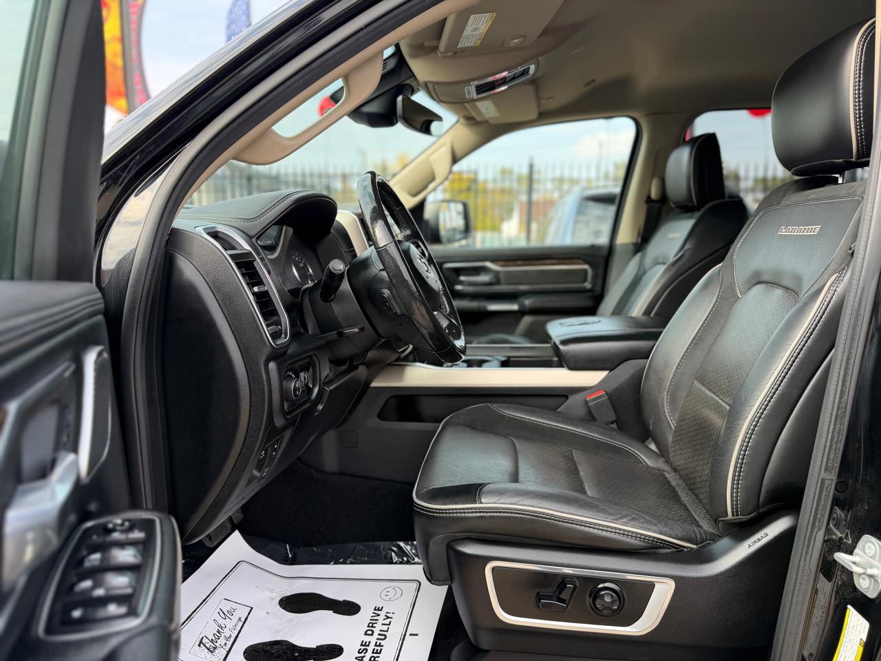 RAM 1500 Laramie Crew Cab 4WD 2019
