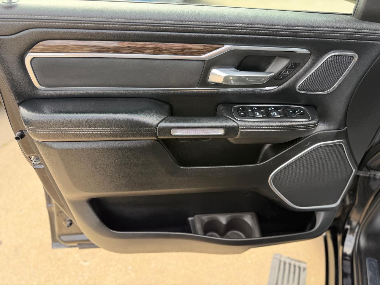 RAM 1500 Laramie Crew Cab 4WD 2019