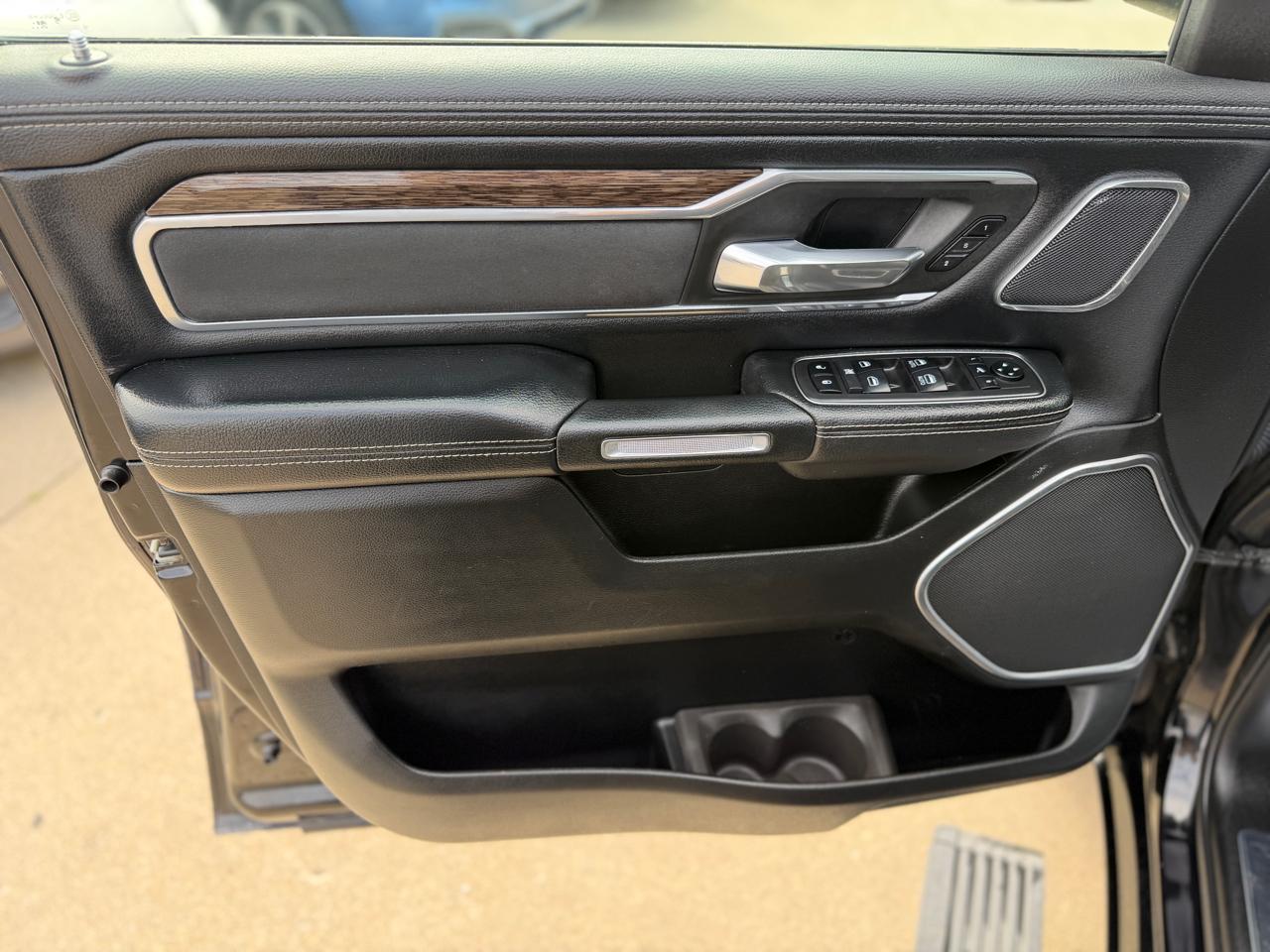 RAM 1500 Laramie Crew Cab 4WD 2019