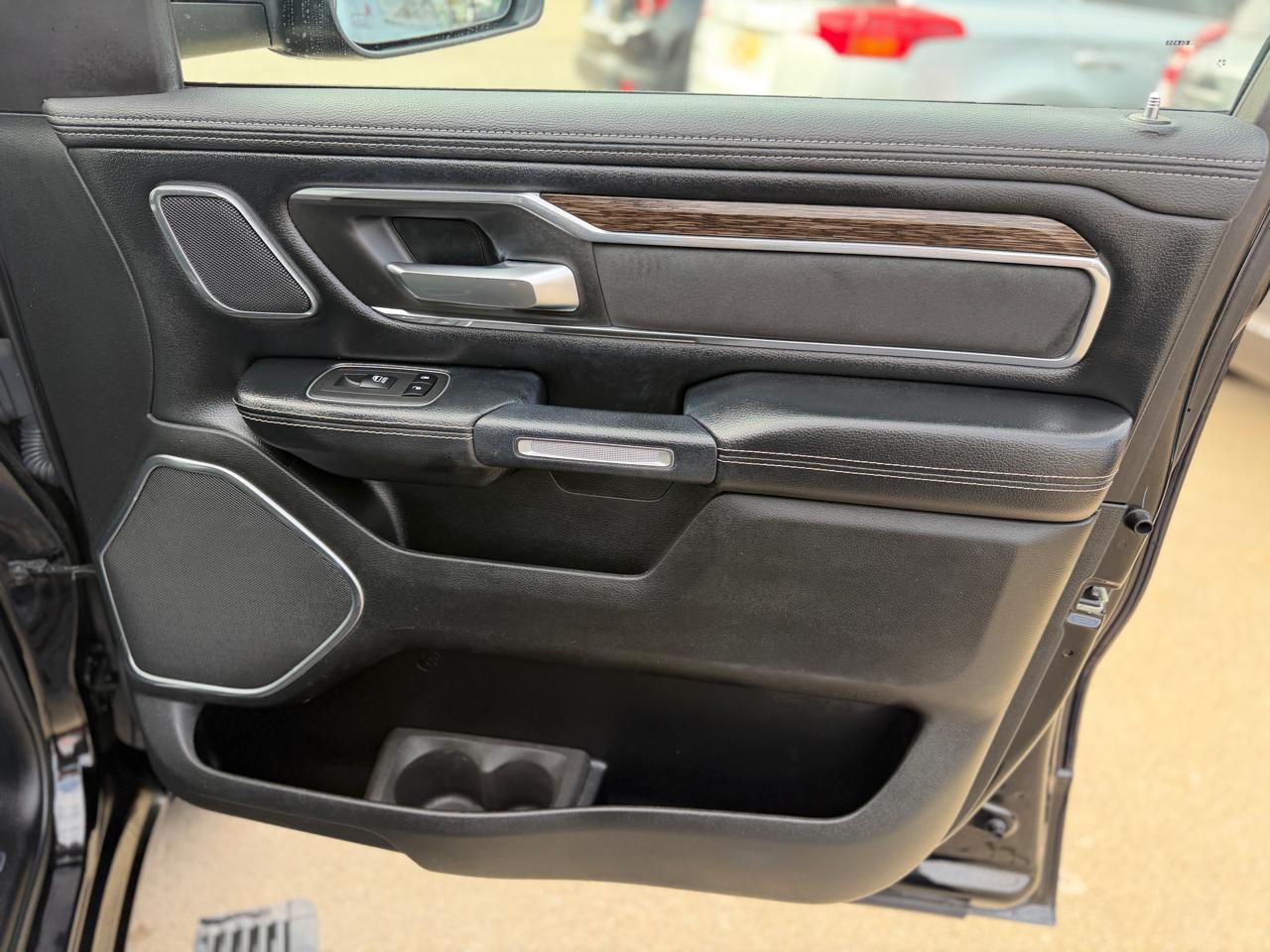 RAM 1500 Laramie Crew Cab 4WD 2019