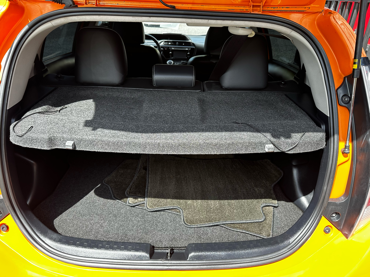 2015 Toyota Prius C Four photo 6