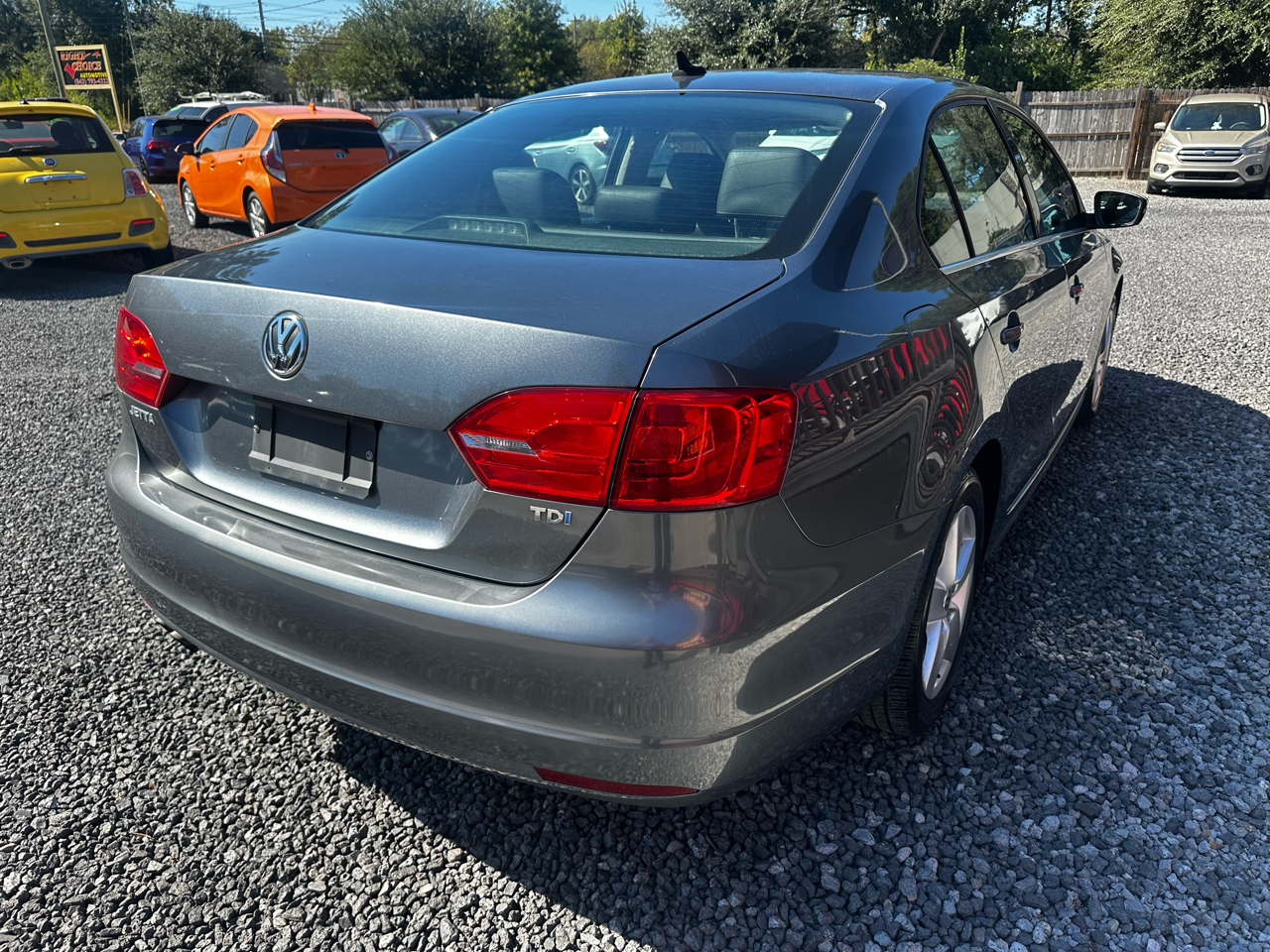 Volkswagen Jetta Sedan 4dr Man TDI 2013 Volkswagen Jetta Sedan 4dr Man TDI 2013