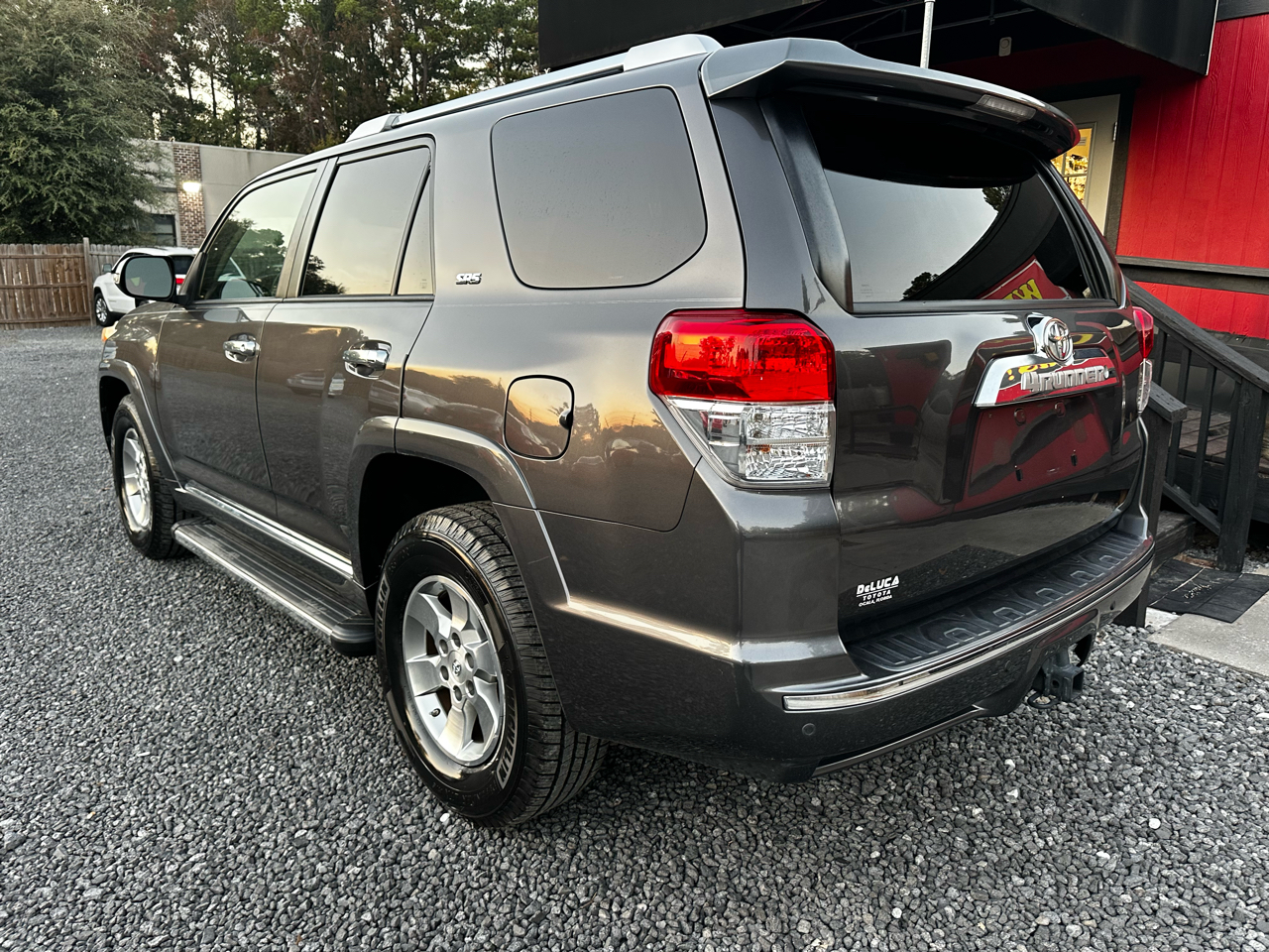 Toyota 4Runner RWD 4dr L4 SR5 (Natl) 2012