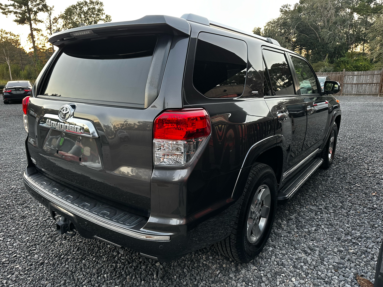 Toyota 4Runner RWD 4dr L4 SR5 (Natl) 2012