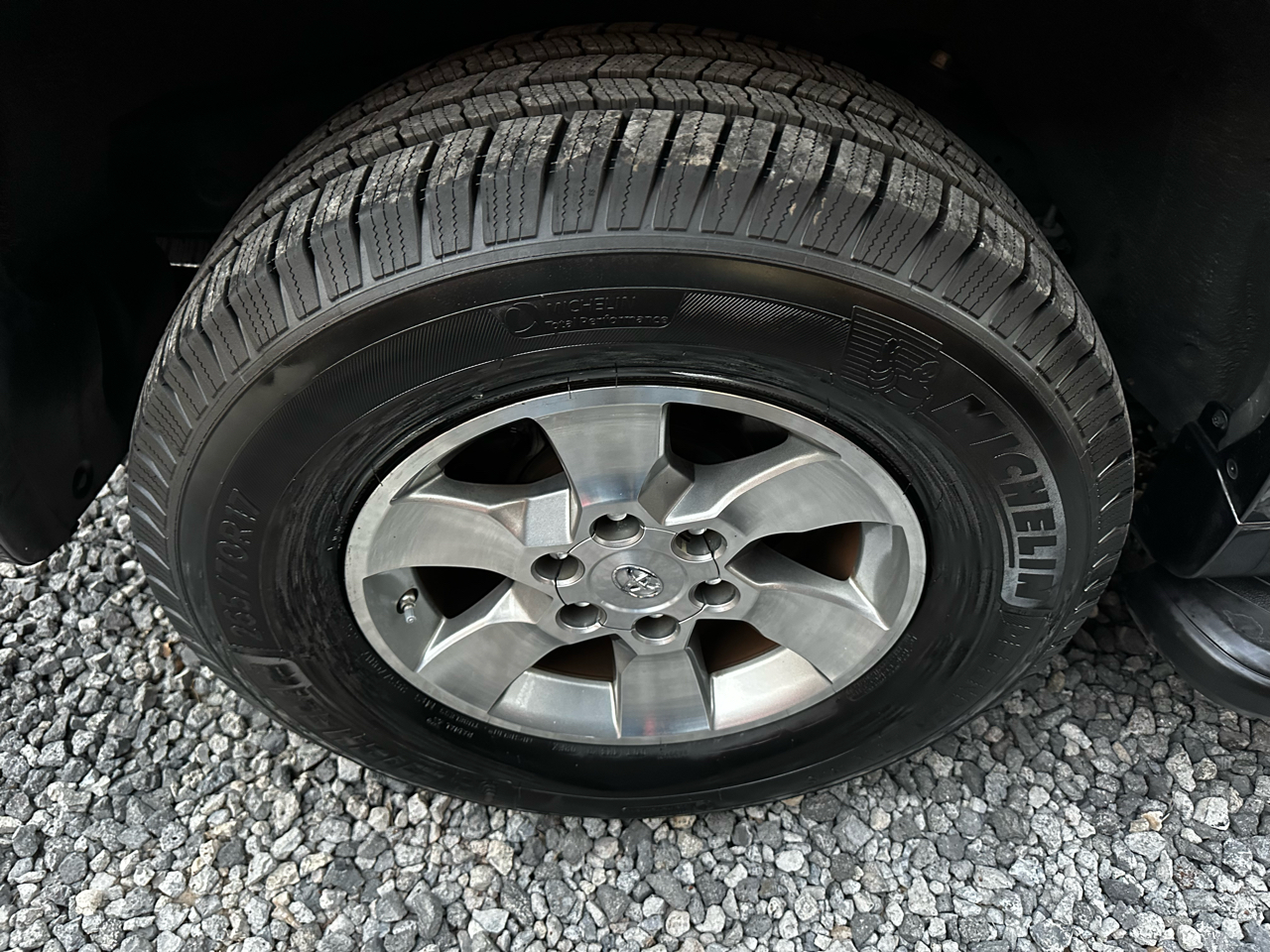 Toyota 4Runner RWD 4dr L4 SR5 (Natl) 2012