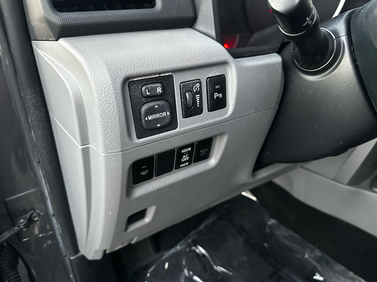 Toyota 4Runner RWD 4dr L4 SR5 (Natl) 2012