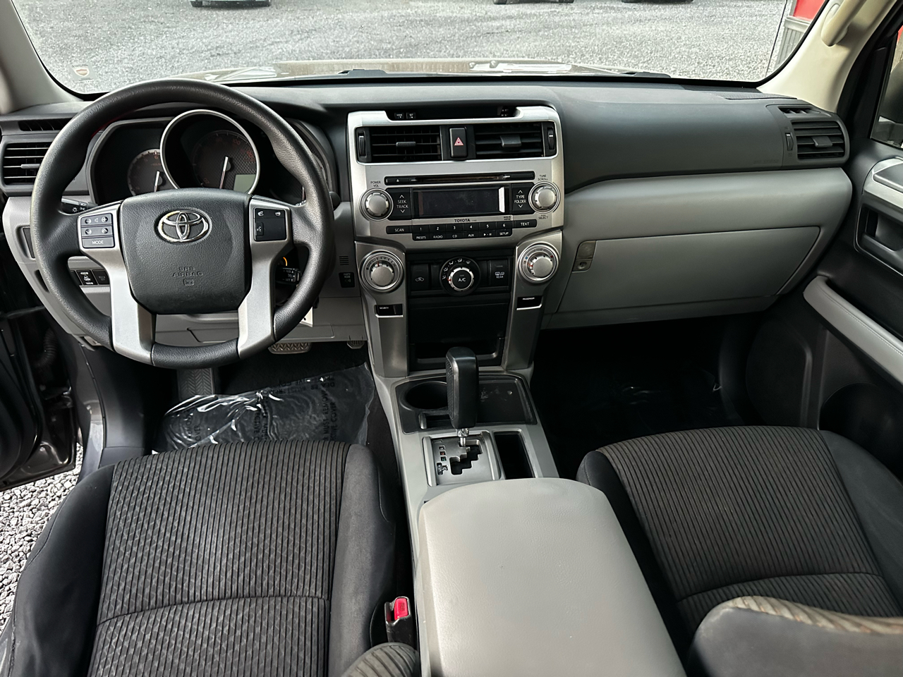 Toyota 4Runner RWD 4dr L4 SR5 (Natl) 2012