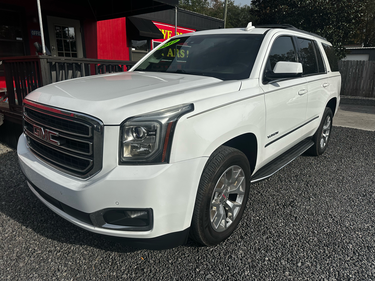 2017 Gmc Yukon SLT photo 2