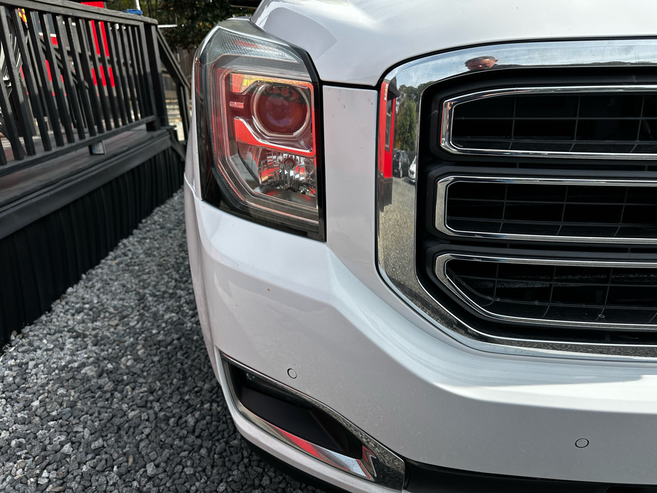 GMC Yukon 4WD 4dr SLT 2017