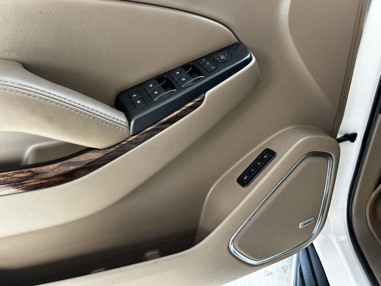 GMC Yukon 4WD 4dr SLT 2017