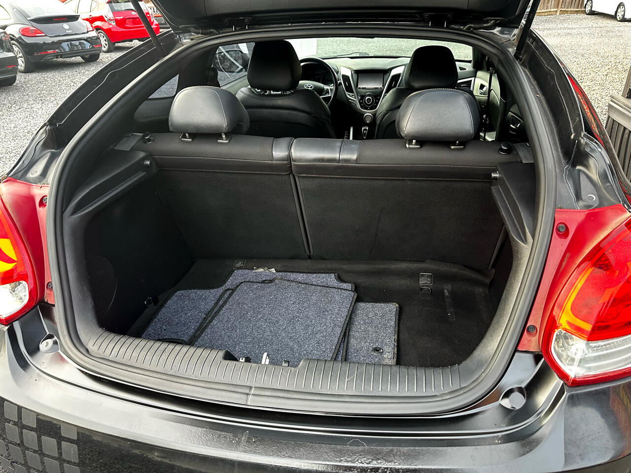 Hyundai Veloster 3dr Cpe Auto w/Yellow Accent 2016