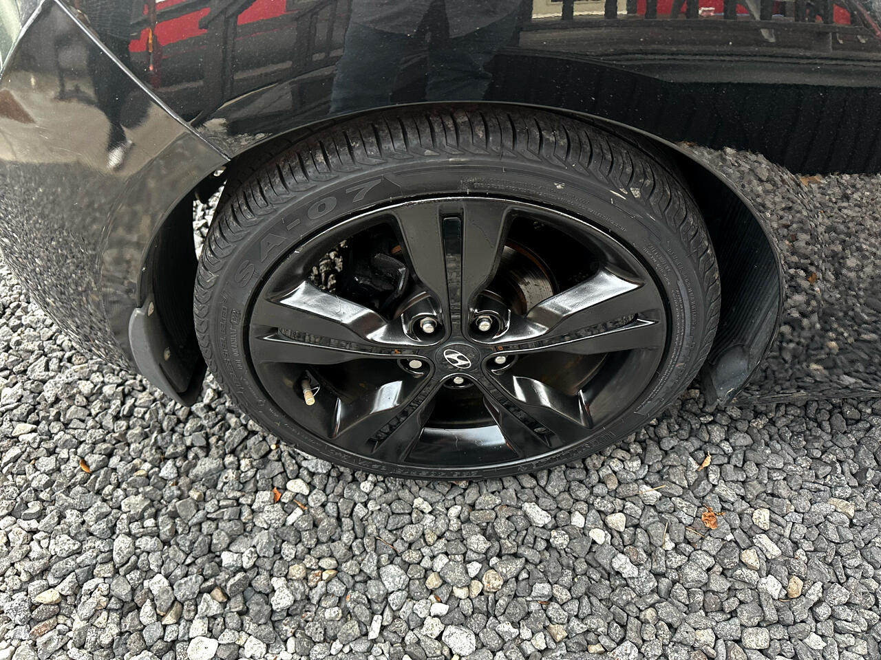 Hyundai Veloster 3dr Cpe Auto w/Yellow Accent 2016