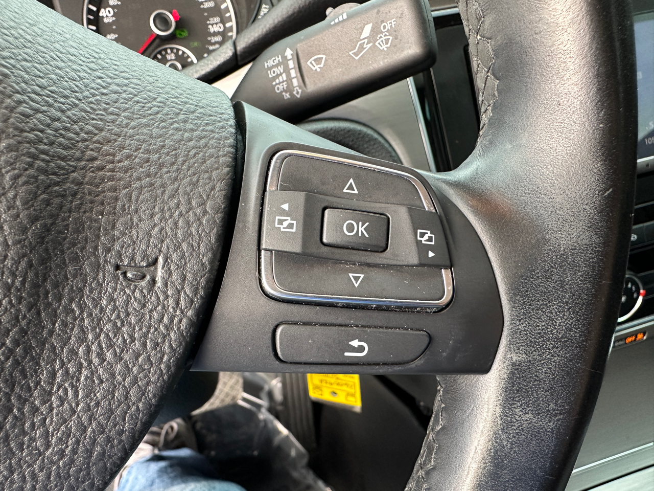 Volkswagen Passat 4dr Sdn 2.0L DSG TDI SE w/Sunroof 2014