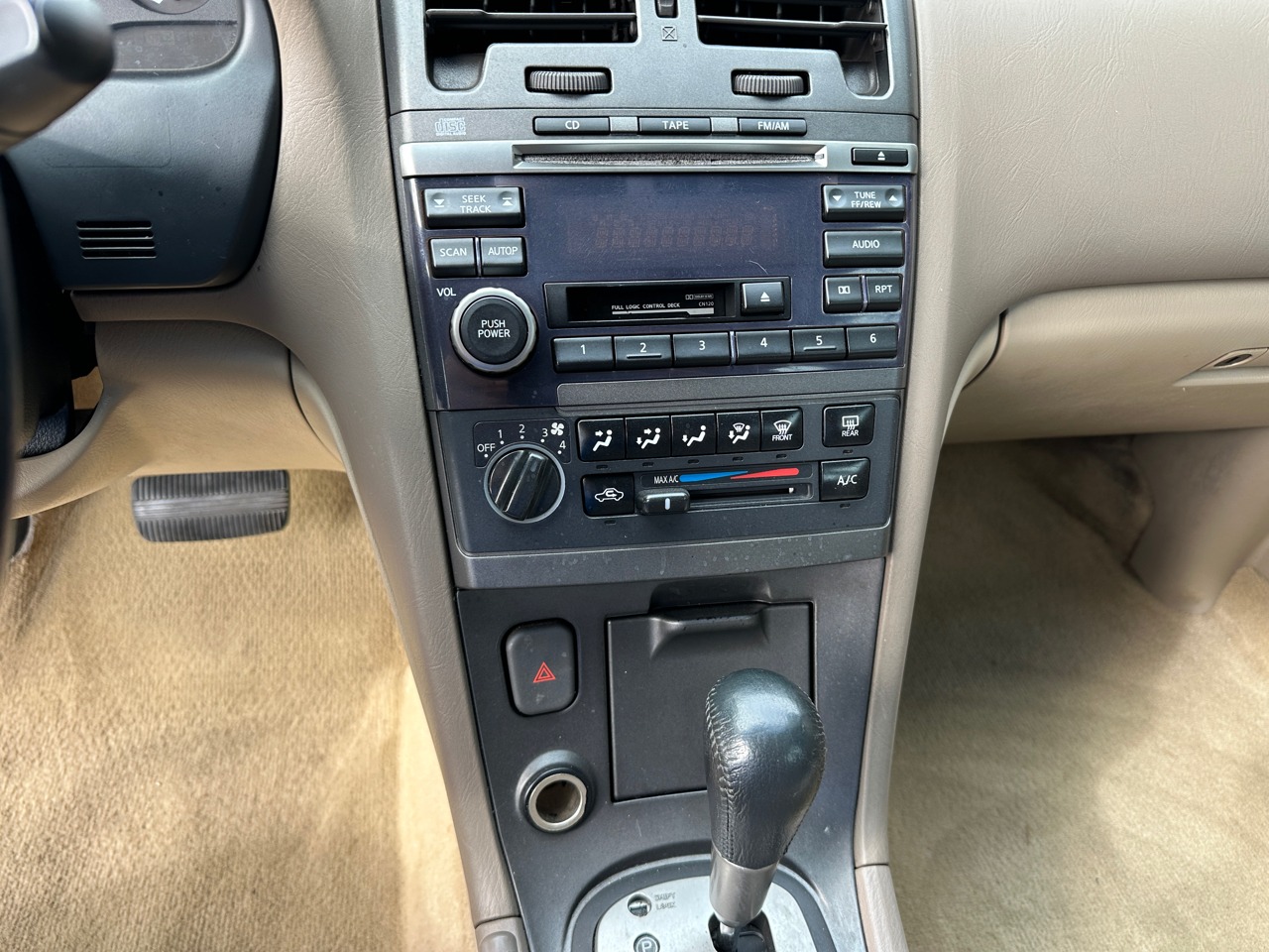 Nissan Maxima 4dr Sdn SE Auto 2003