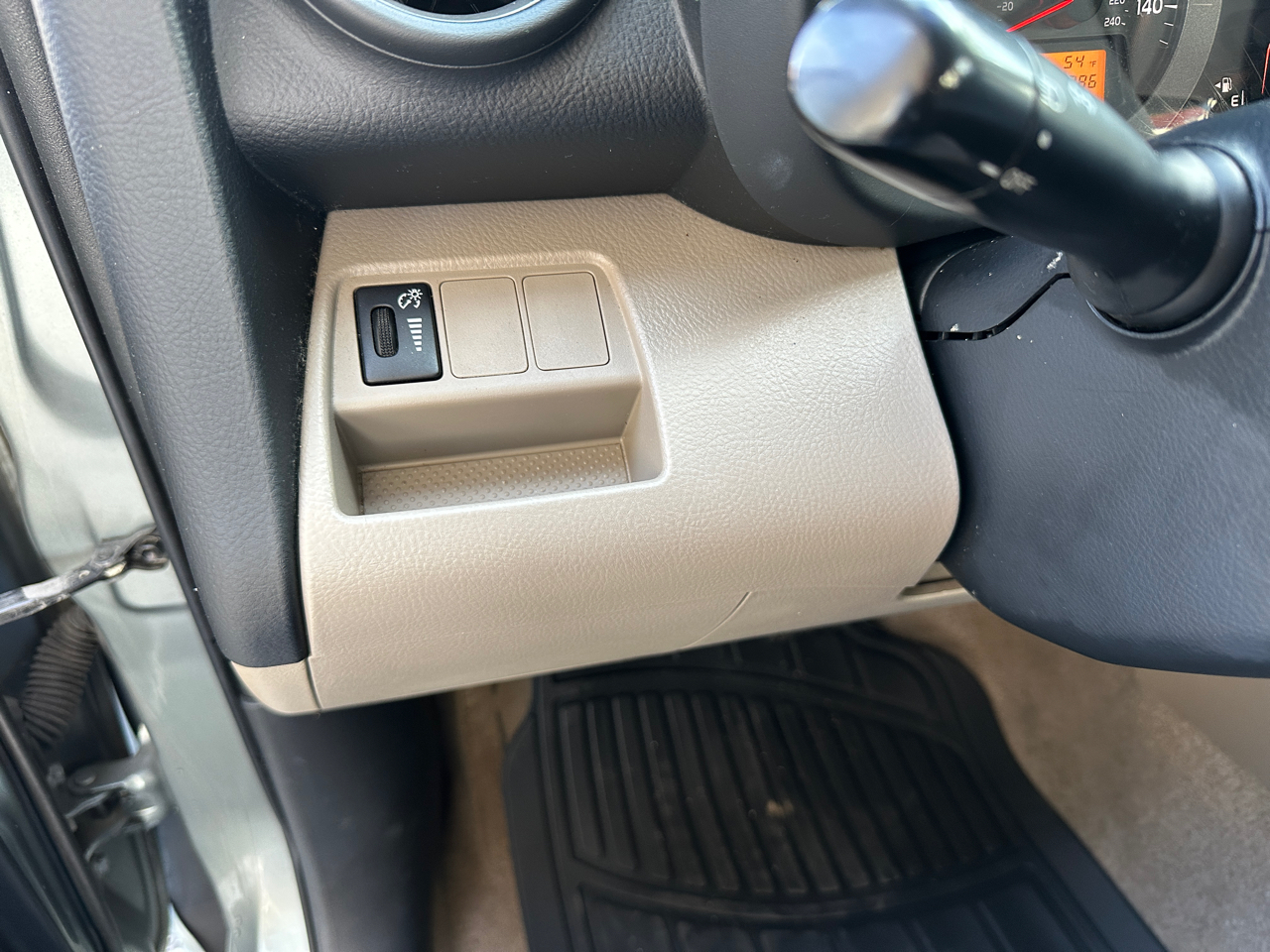 Toyota RAV4 FWD 4dr V6 5-Spd AT (Natl) 2008