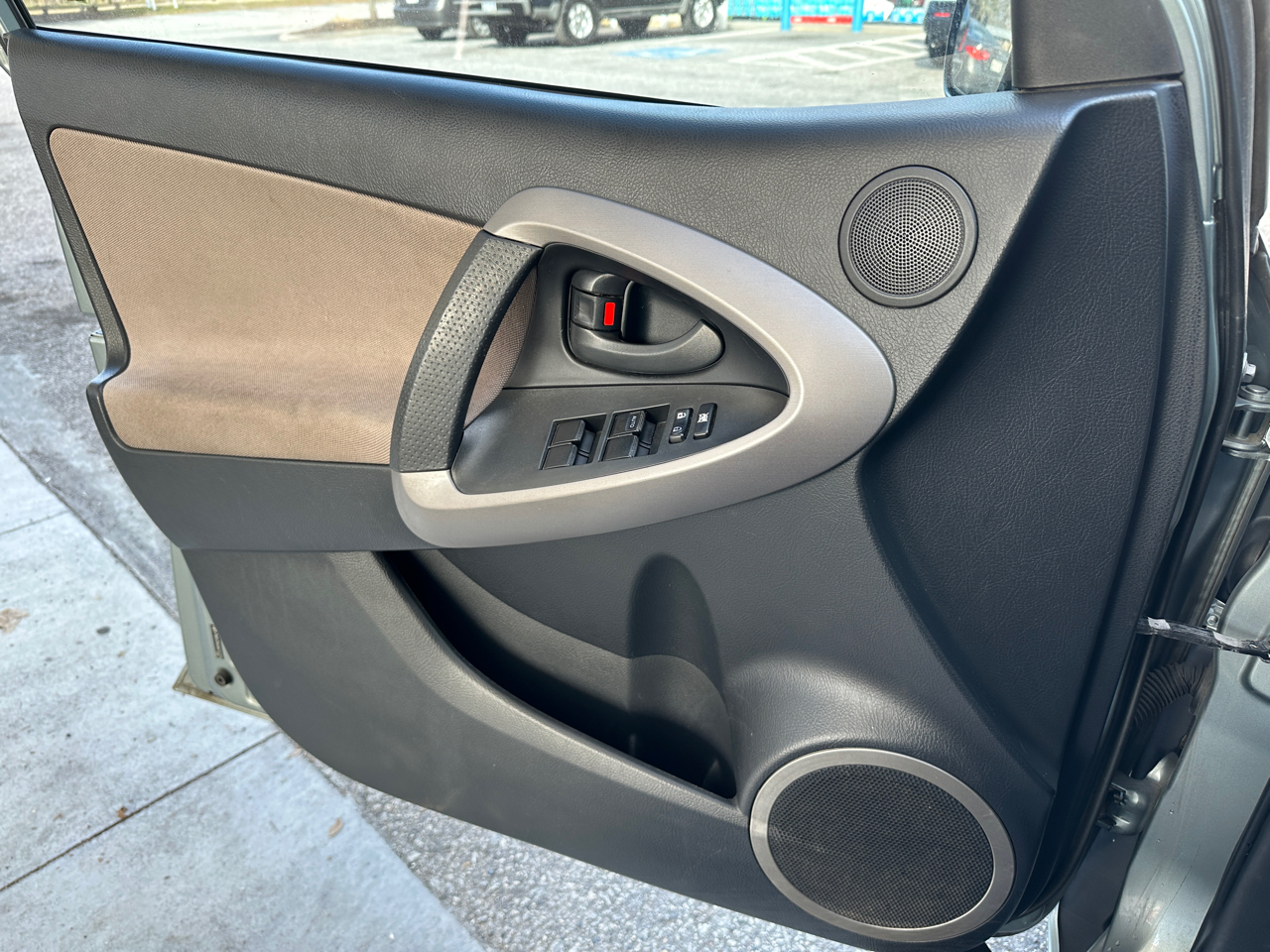 Toyota RAV4 FWD 4dr V6 5-Spd AT (Natl) 2008