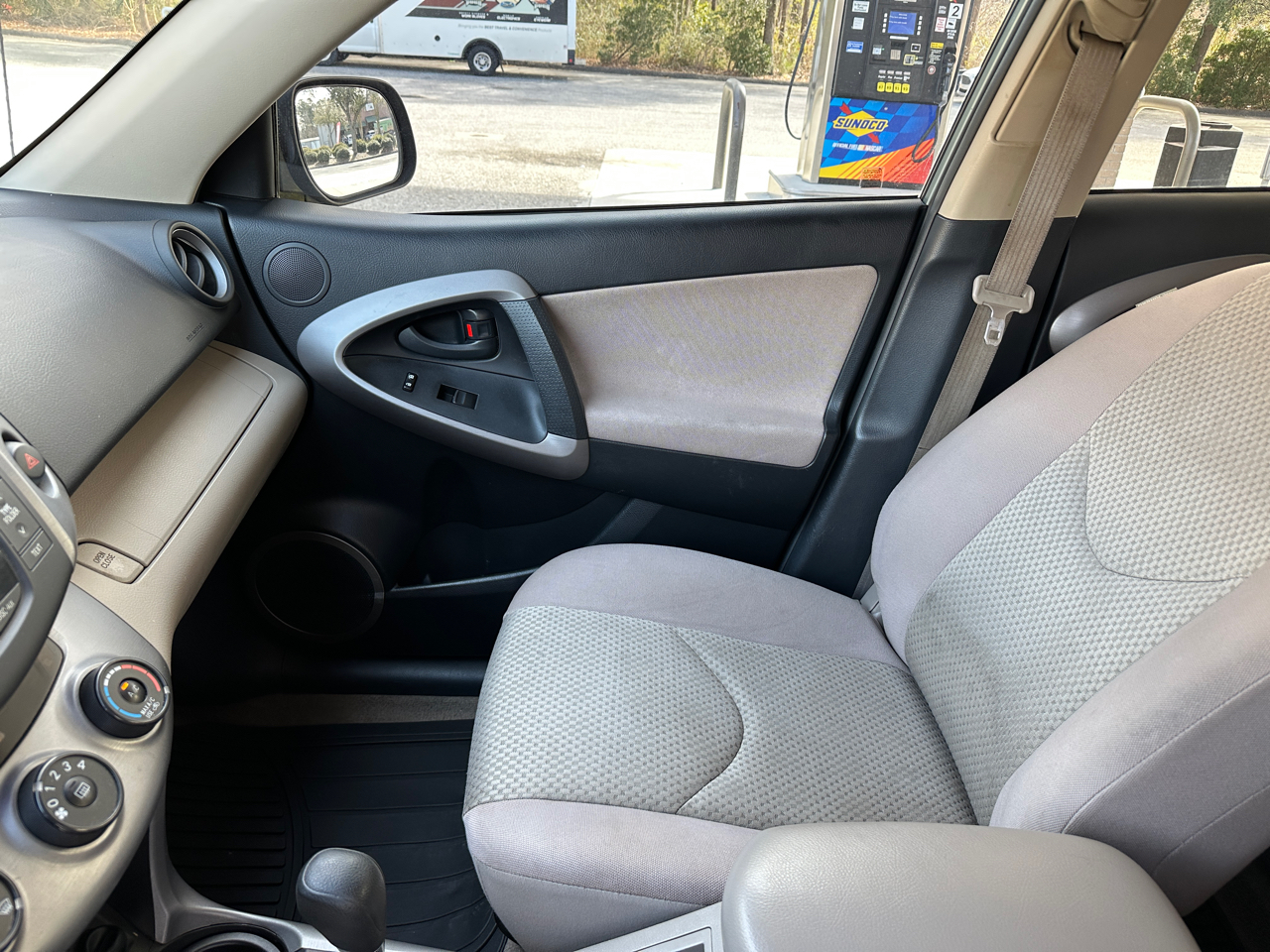 Toyota RAV4 FWD 4dr V6 5-Spd AT (Natl) 2008