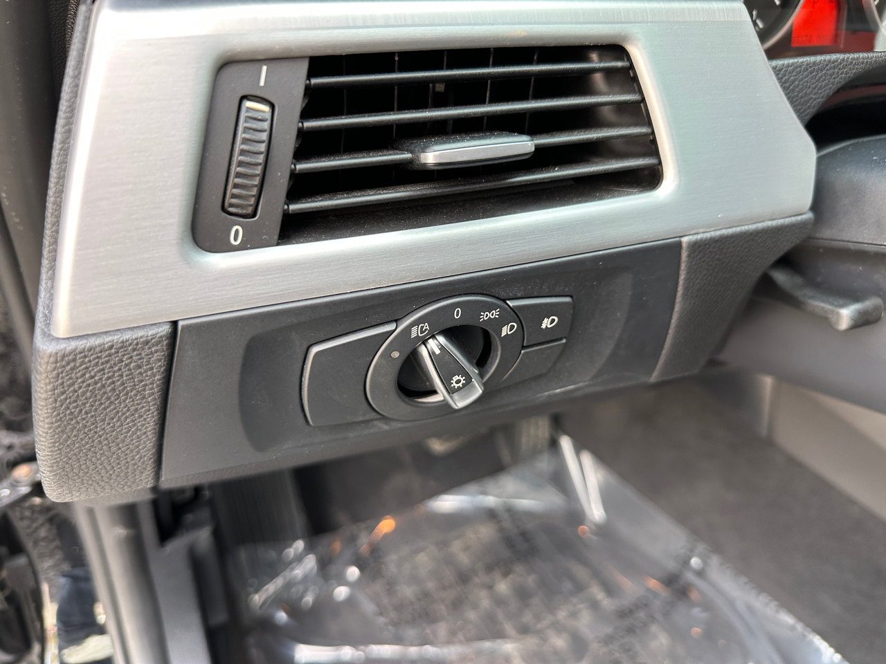 BMW 3 Series 4dr Sdn 335i xDrive AWD 2011