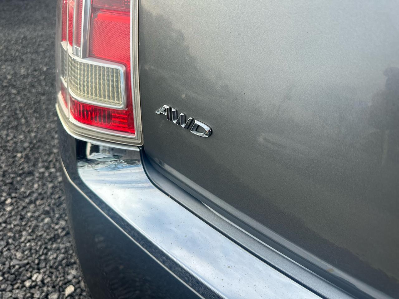 Chrysler 300 4dr Sdn V8 300C AWD 2012