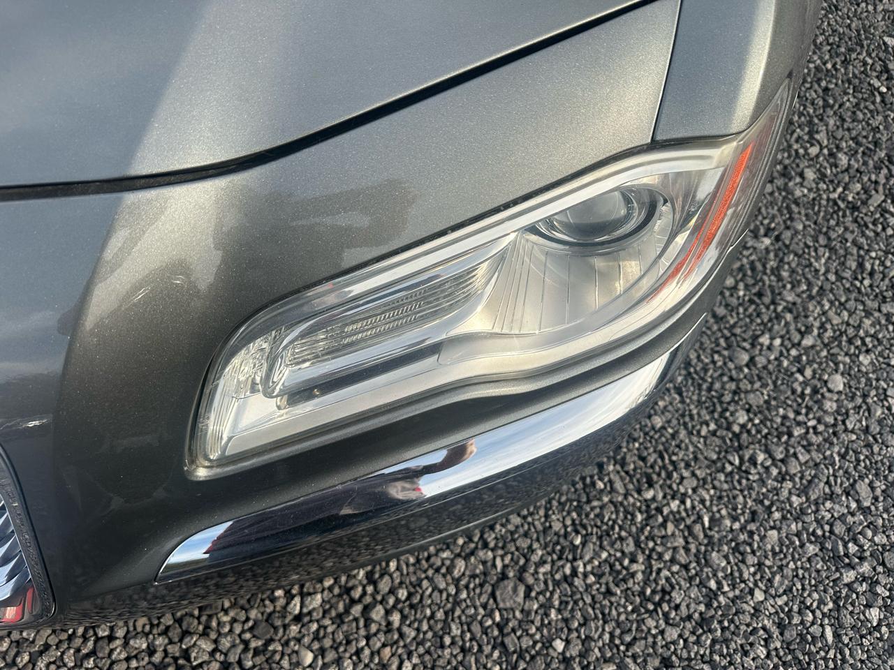 Chrysler 300 4dr Sdn V8 300C AWD 2012