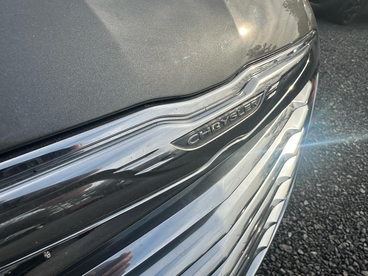 Chrysler 300 4dr Sdn V8 300C AWD 2012