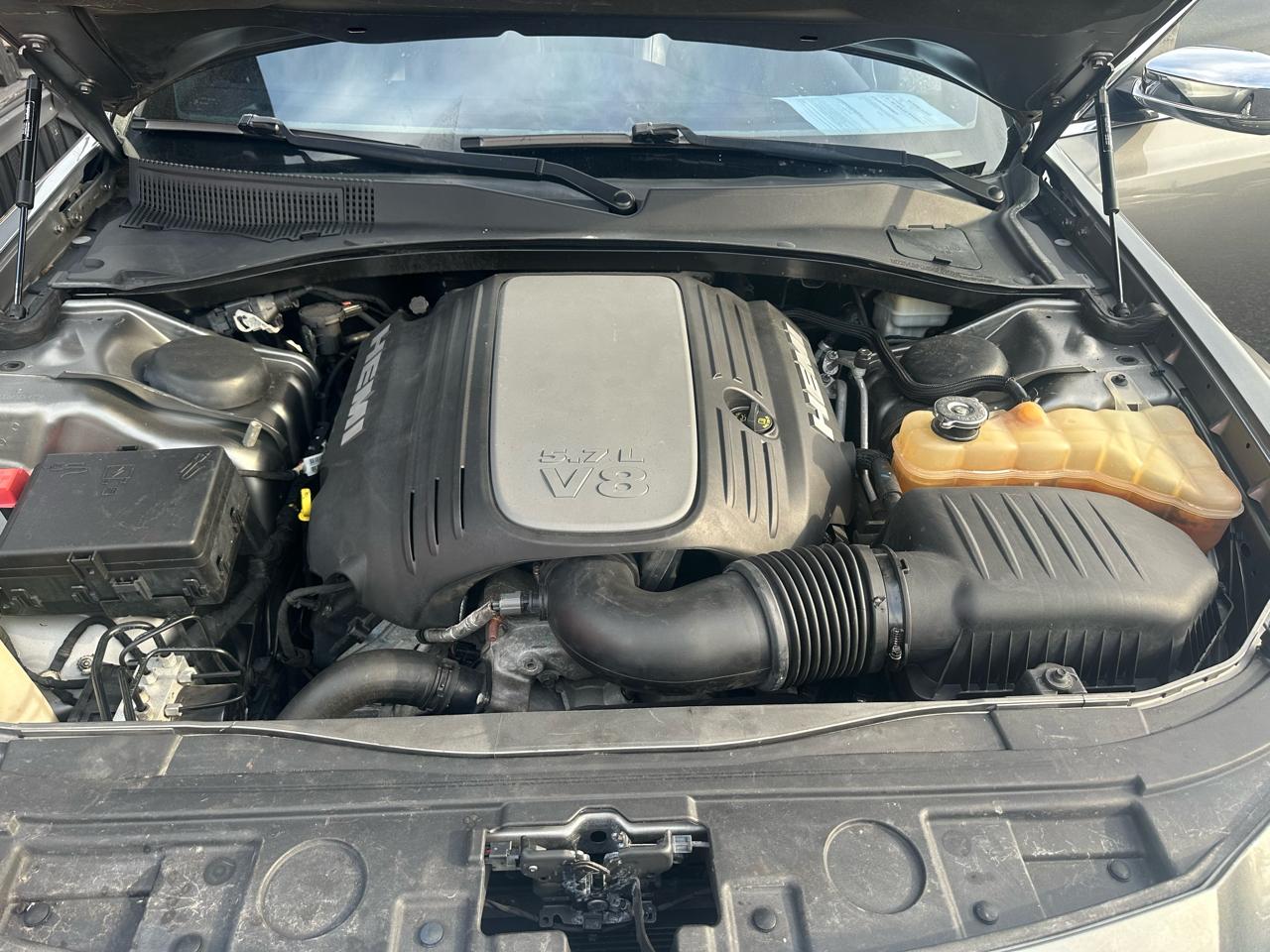 Chrysler 300 4dr Sdn V8 300C AWD 2012