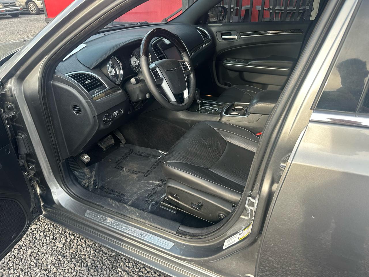 Chrysler 300 4dr Sdn V8 300C AWD 2012