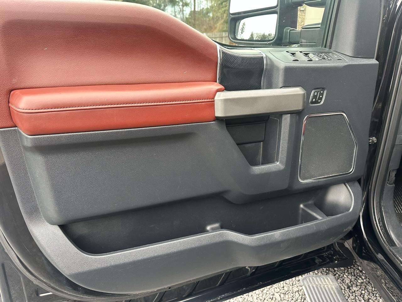 Ford Super Duty F-250 SRW Platinum 4WD Crew Cab 6.75' Box 2022