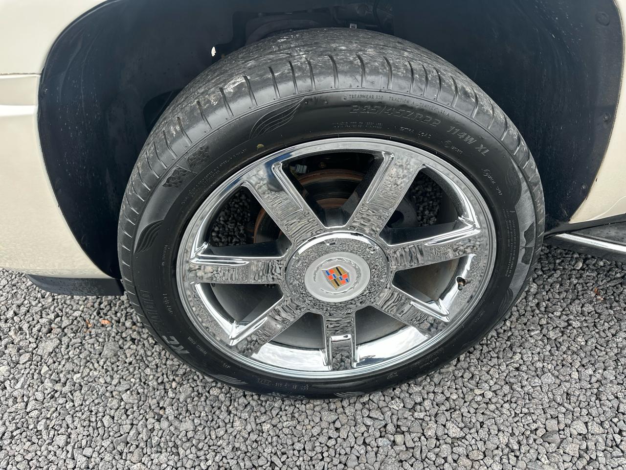 Cadillac Escalade 2WD 4dr Luxury 2013