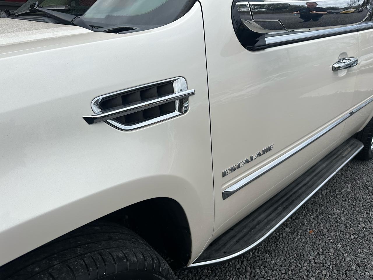 Cadillac Escalade 2WD 4dr Luxury 2013