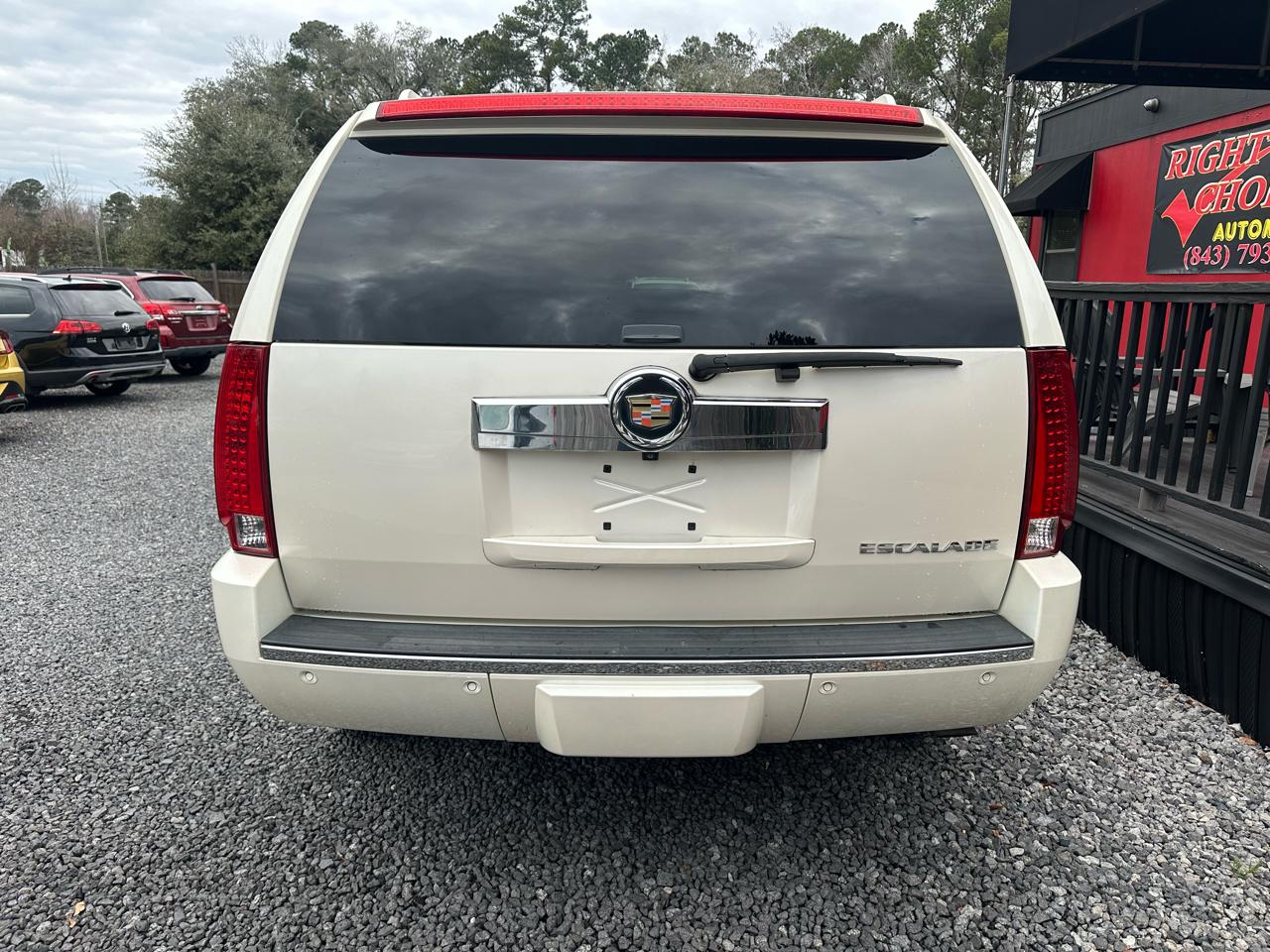 Cadillac Escalade 2WD 4dr Luxury 2013