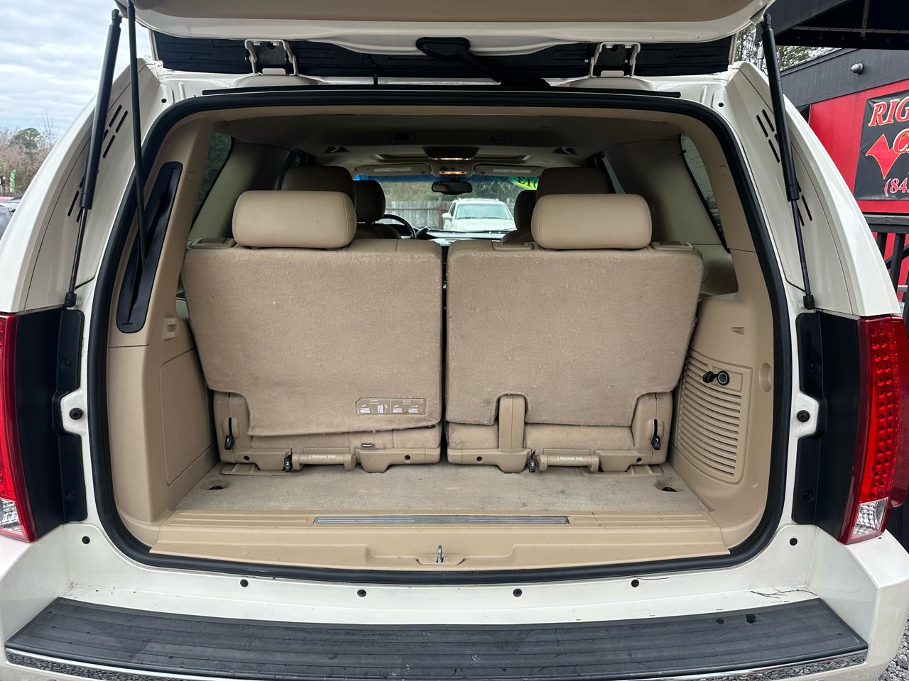 Cadillac Escalade 2WD 4dr Luxury 2013