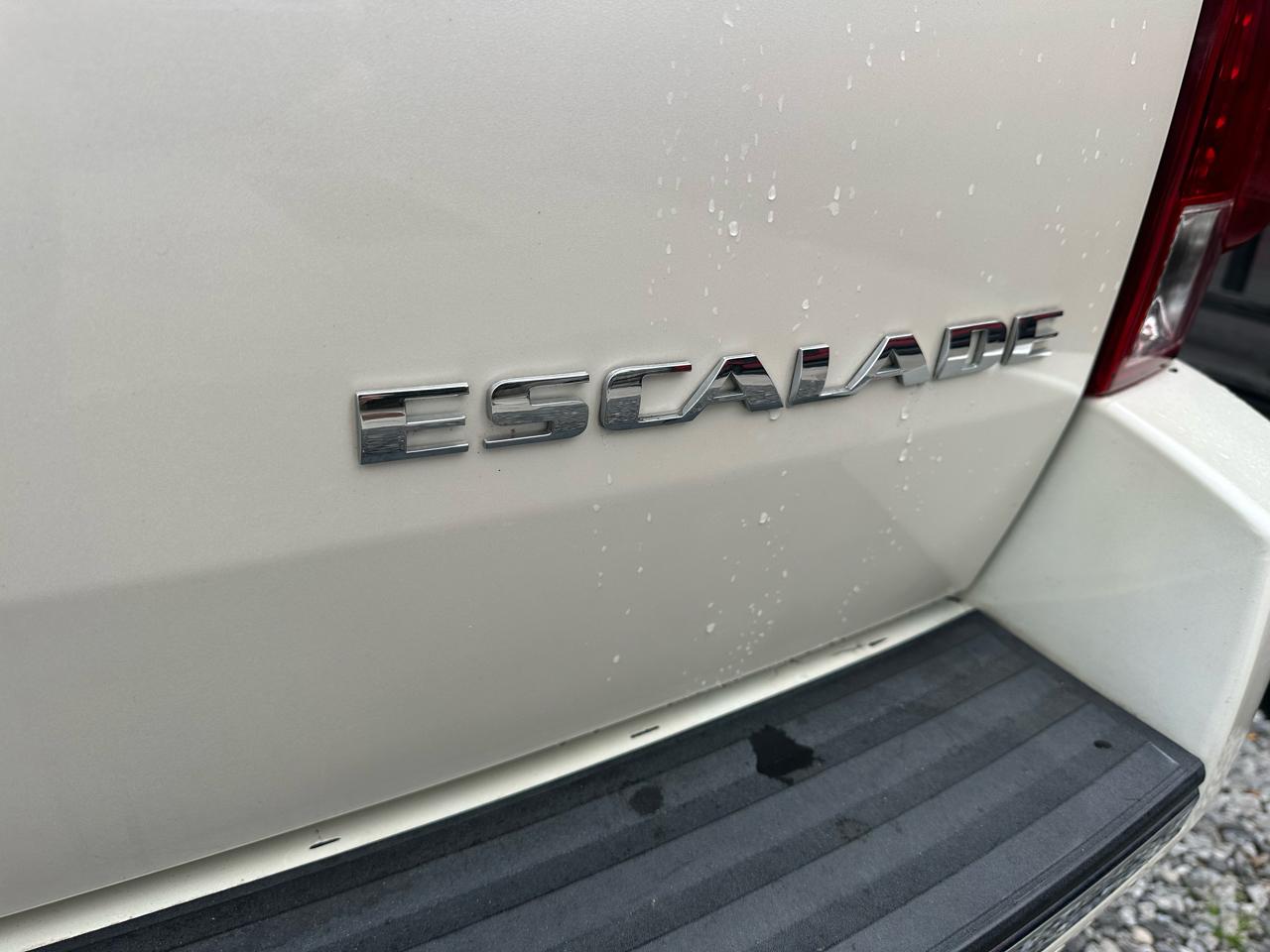 Cadillac Escalade 2WD 4dr Luxury 2013