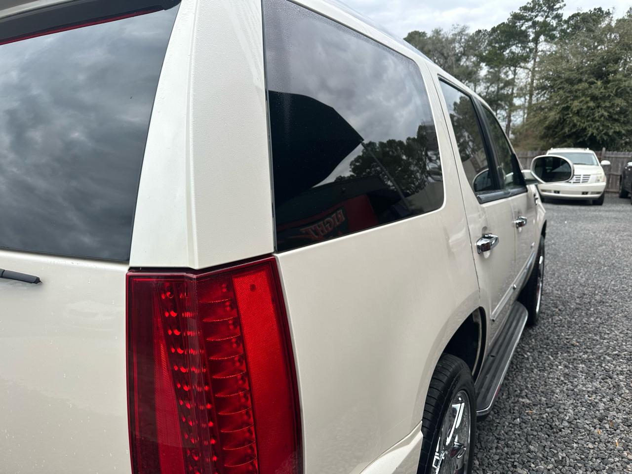 Cadillac Escalade 2WD 4dr Luxury 2013